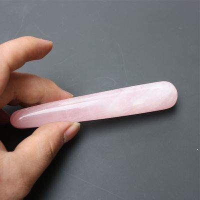 गुणवत्ता  Acupuncture Pink Crystal Massage Stick Quartz Beauty Body Relaxation कारखाना